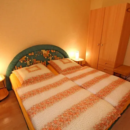 Ferienhaeuser Use 1760 *